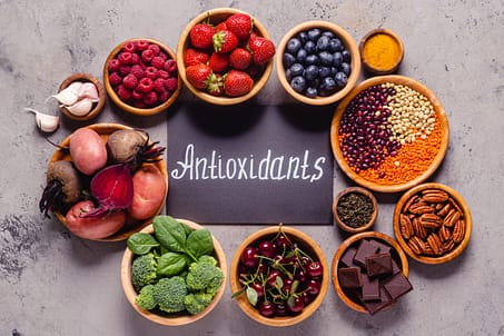 Healthy foods high in antioxidants, top view.